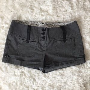 Beautiful Charlotte Russe black lined shorts Sz 7